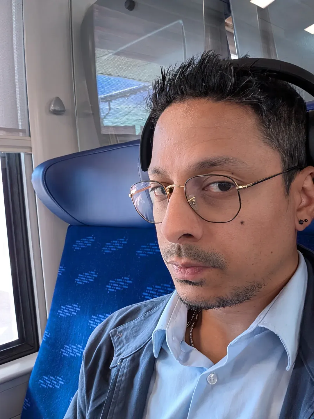 train 02.webp